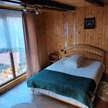 Casa Bunicii Hotel Costeşti Værelse billede