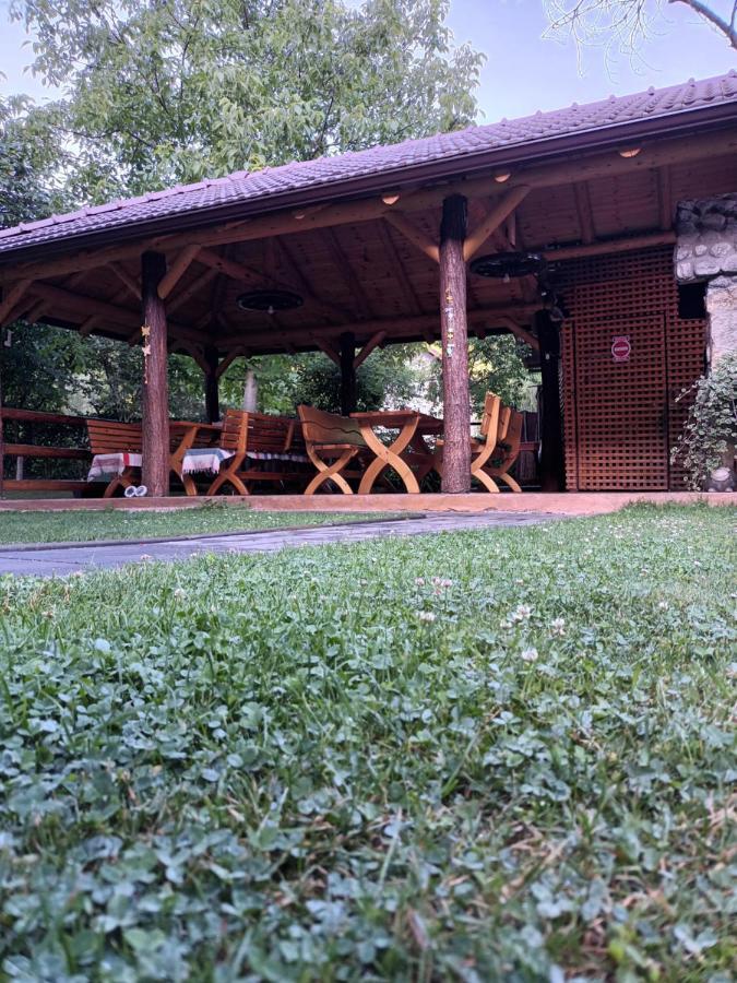 Casa Bunicii Hotel Costeşti Eksteriør billede